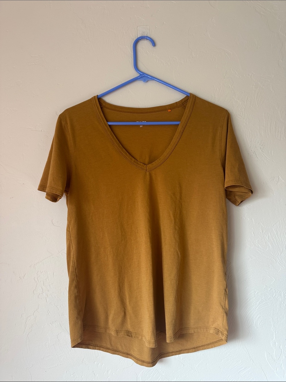 Women's V-Neck Short Sleeve Tee in Mustard